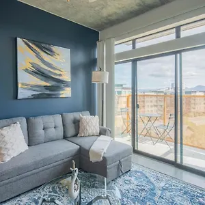  Apartment Striking 2bd - Cdt- Gym, Pool, Parking - Sleep8